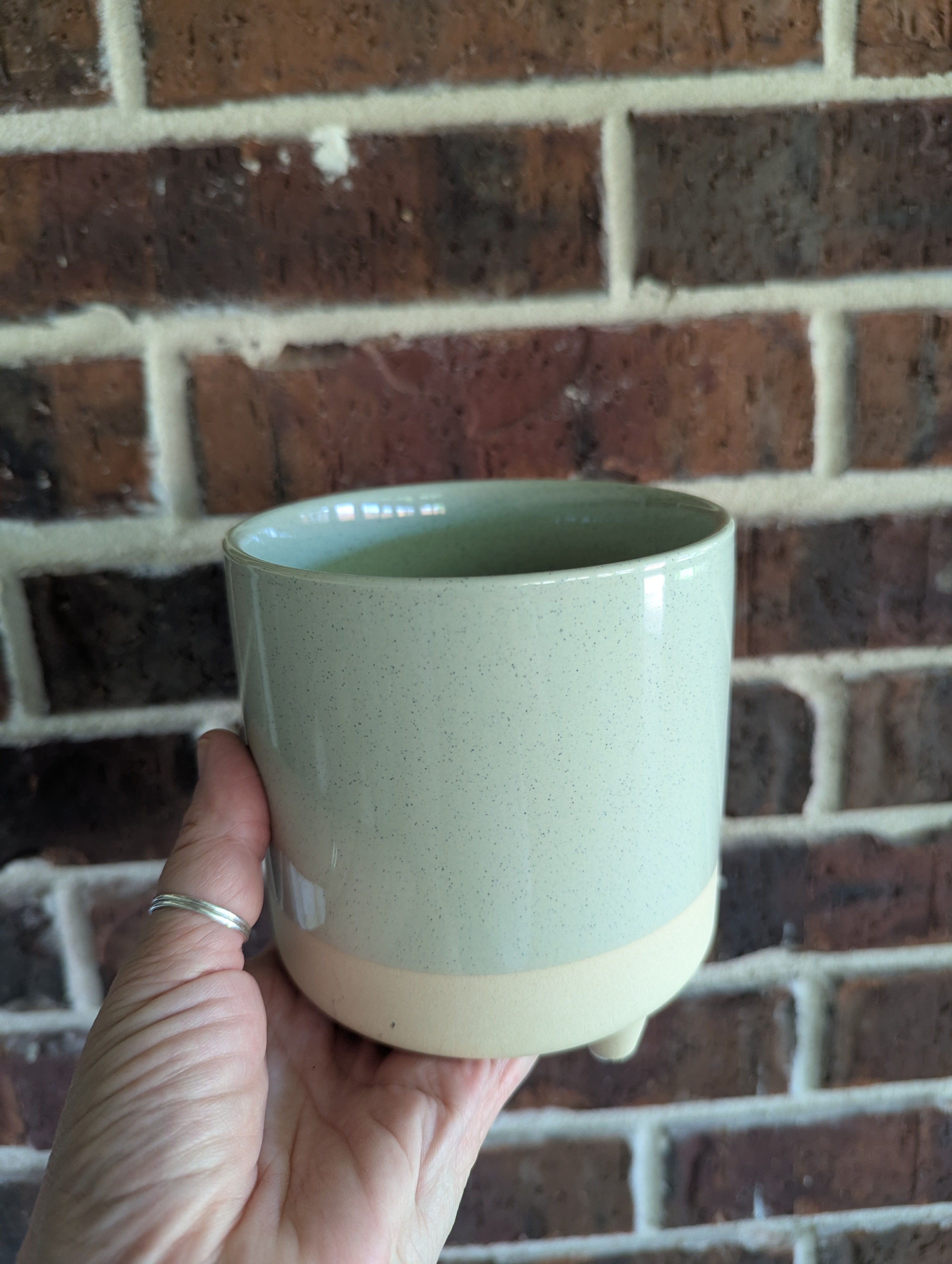 Choose your scent: 20oz Light Green Ceramic Pot with Legs
